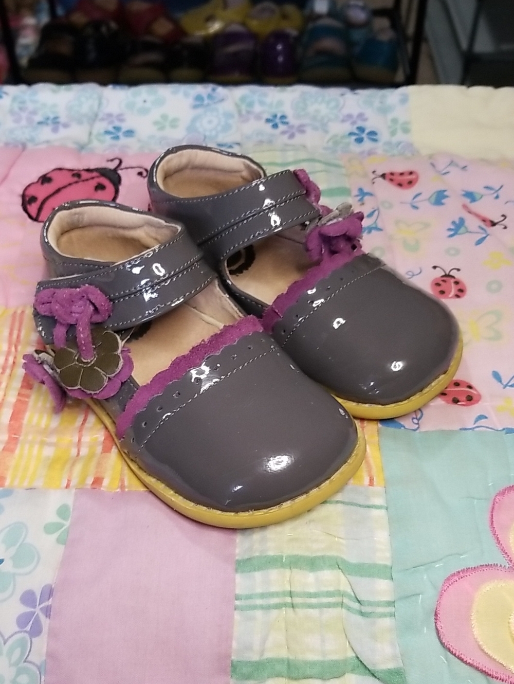 Livie & Luca Gray Patent Leather Mary Janes w/Purple Suede Trim & Flowers Size 8
